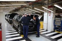 Volvo Gent legt productie stil na aanvallen op de Rode Zee'
